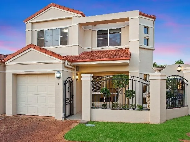 Beautiful Townhouse in Desirable Suburb