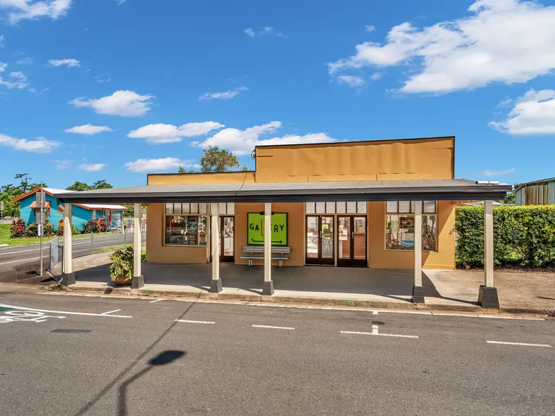 MAIN STREET BABINDA - Shop Front + RESIDENCE