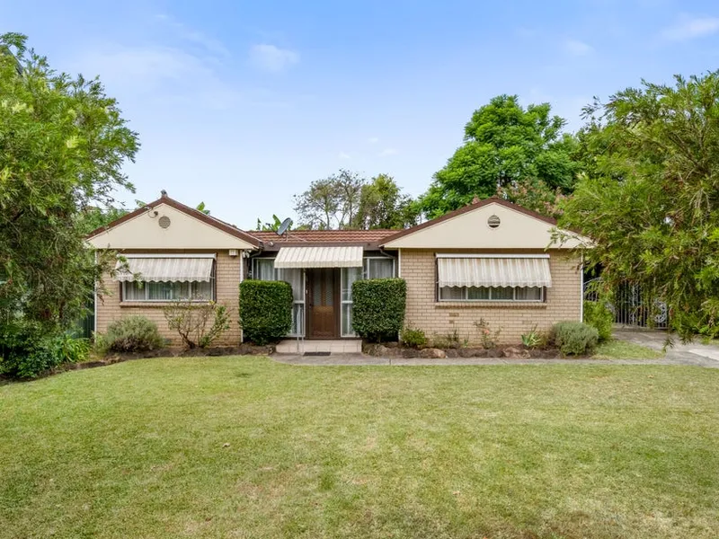 House for Rent /Walk to station