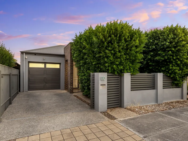 Simplicity & Sophistication to Savour in Greenacres