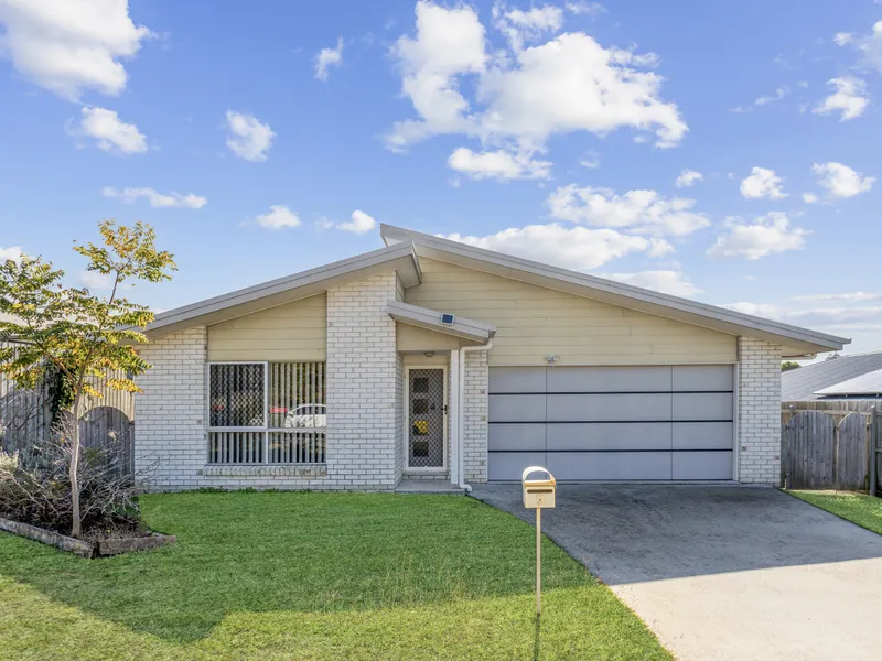 Discover Elegance & Comfort at 9 Fairlie Court – Your Sophisticated Kallangur Dream Home Awaits!