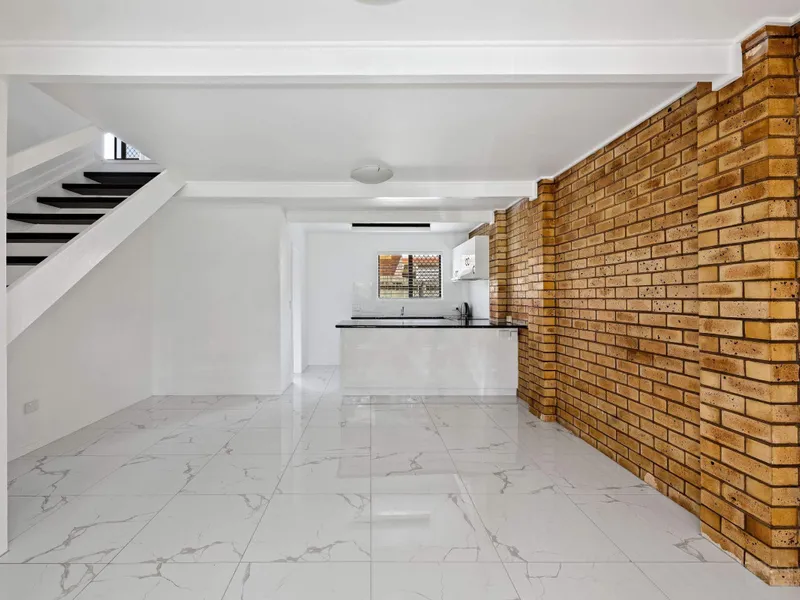 PRICE REDUCTION! OWNERS REQUIRE A QUICK SALE!