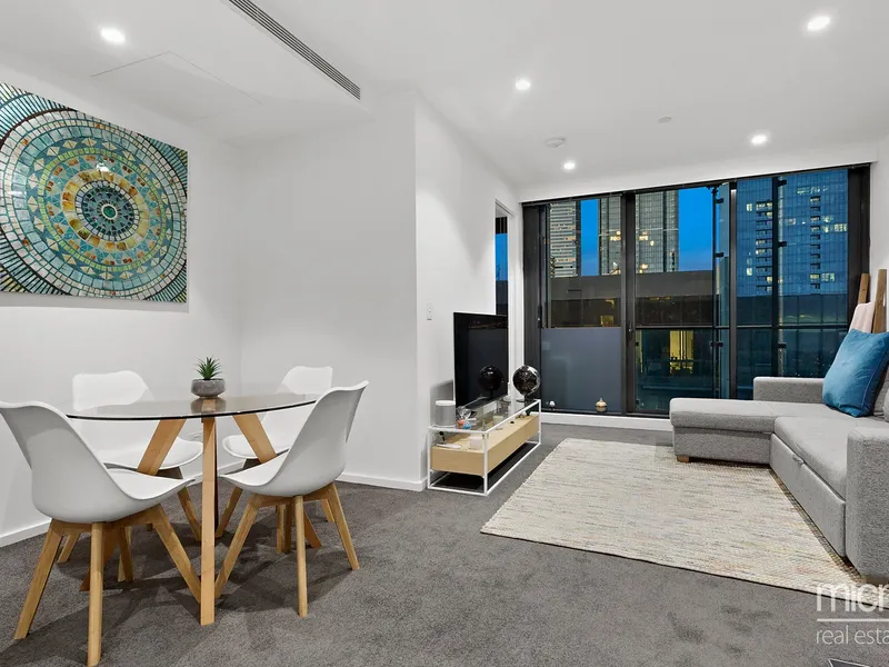 Sky-High Sensation with Commanding City, River and Parkland Views