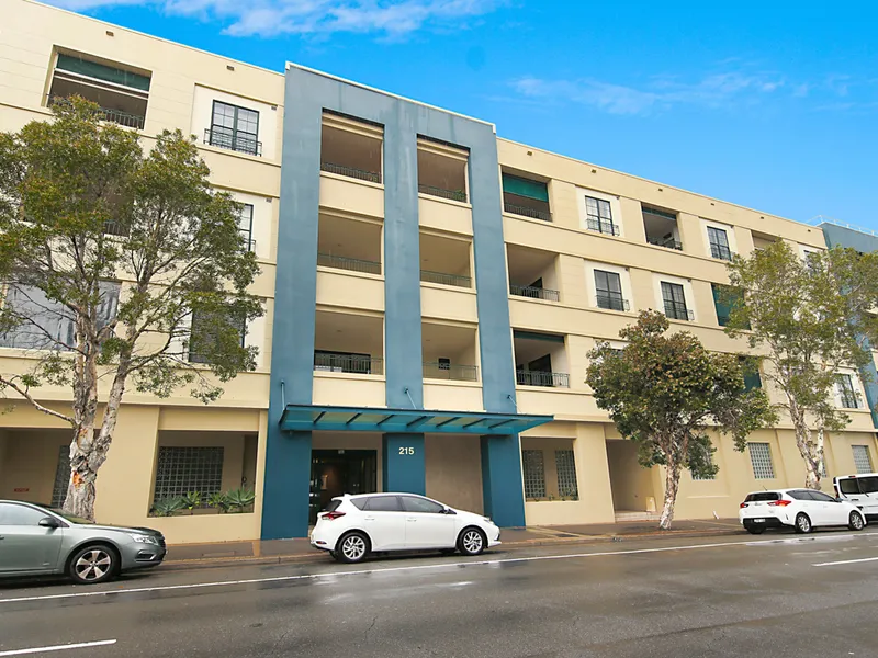 Superb lifestyle location in the prestigious Woolstore Apartments