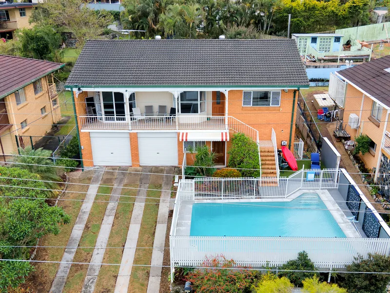 Large family home with city views!