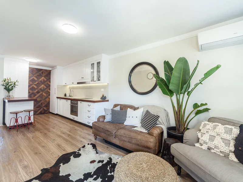 CONVENIENT LIVING IN PADDINGTON