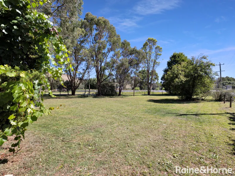 APPEALING PERTHVILLE PARCEL WITH DUAL OCCUPANCY POTENTIAL