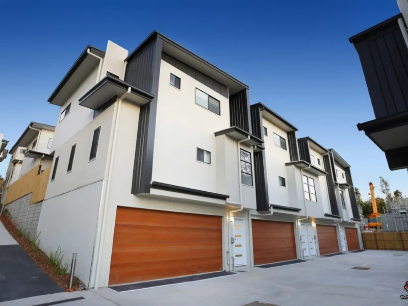New Listing 1-year new Townhouse