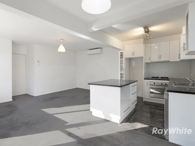 Spacious Low Maintenance 2 Bedroom Home in St Kilda East