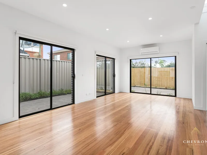 Stylish, Spacious & Prime Location!!