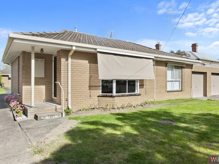 CENTRAL LOCATION - FULLY RENOVATED UNIT