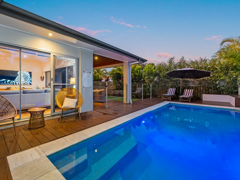 SPACIOUS TRANQUIL FAMILY HOME WITH POOL & PRIVACY - ONLY A 10 MIN DRIVE TO BURLEIGH HEADS!
