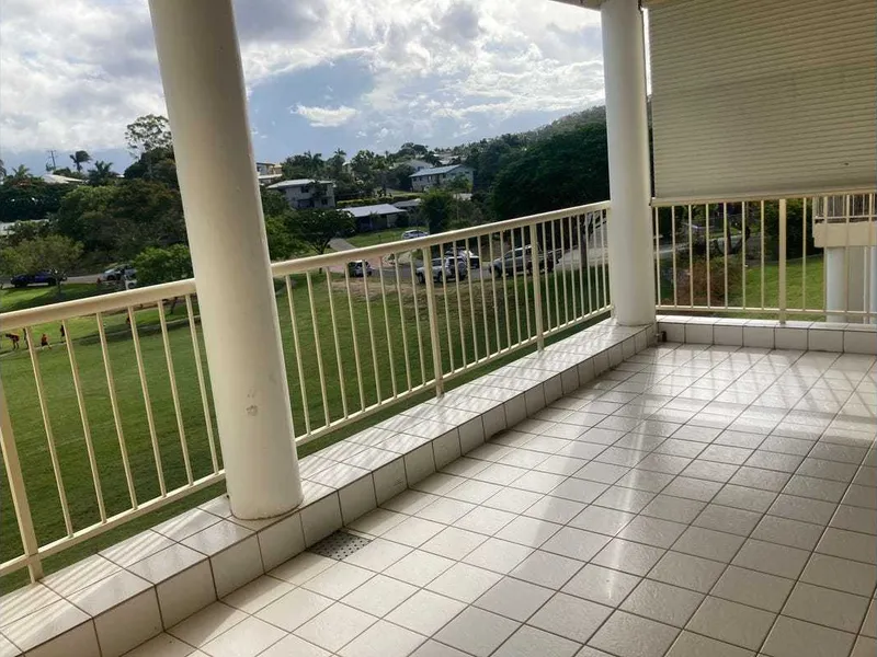 Spacious, Renovated Boyne Island Unit