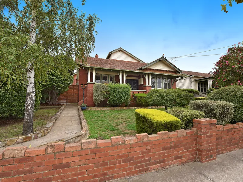 Elegant Edwardian  4 Bedroom Family Home - Under Offer!!