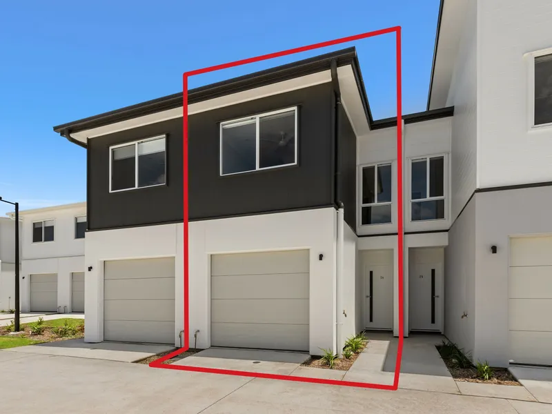 3-Bedroom Air-Conditioned Townhouse! Close To Shops & Schools!
