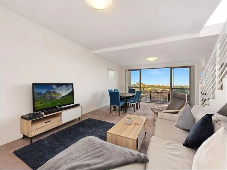 Penthouse Apartment with Panoramic Views in Kogarah
