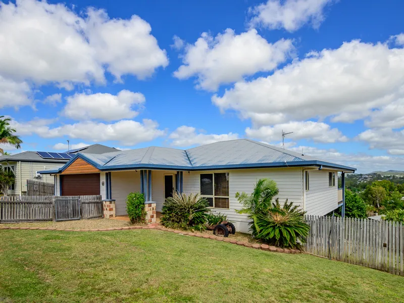 SPACIOUS FAMILY ENTERTAINER IN ESTABLISHED, CONVENIENT ESTATE WITH STUNNING VIEWS