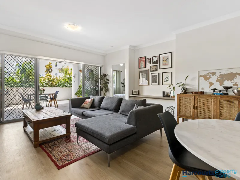 Large & Spacious with a Private Courtyard!