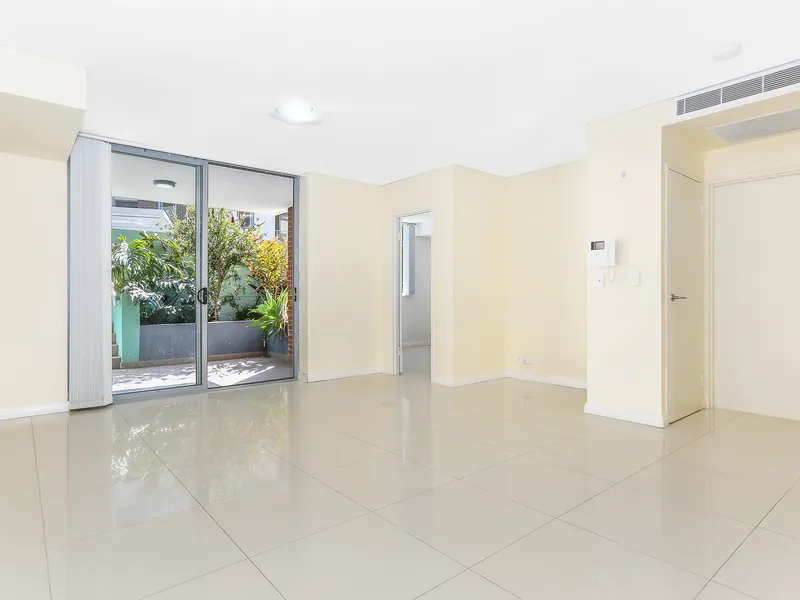 One Bedroom Apartment With Courtyard