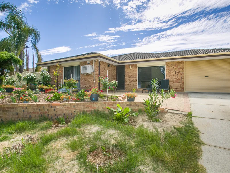 Open Plan Living with Massive Workshop and Floorboards