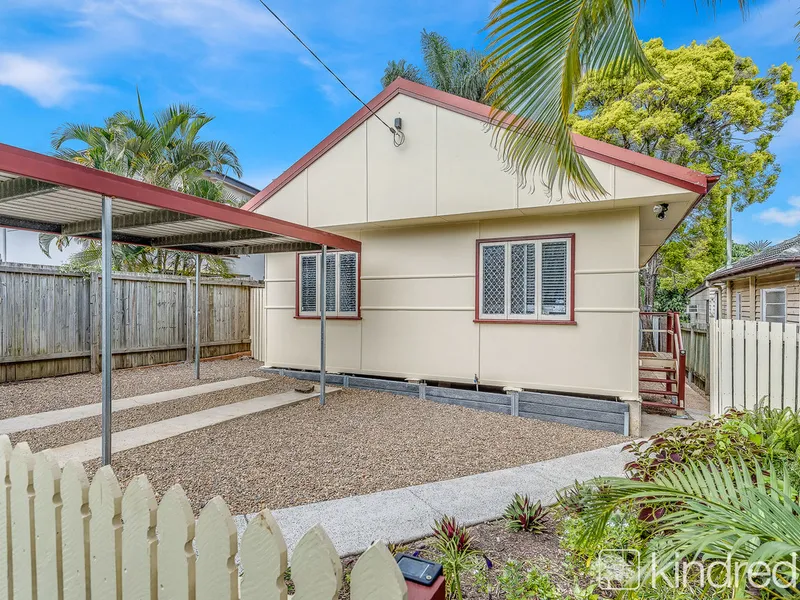 Cute Cottage In A Great Location!!!