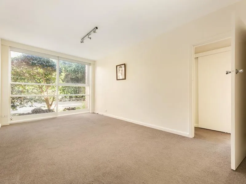 Light filled apartment in great location 