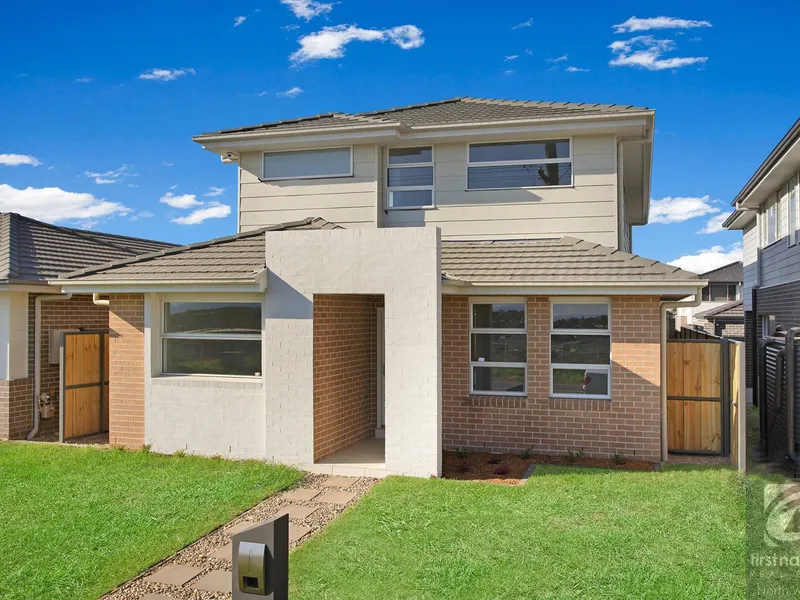 NEW FAMILY HOME- WALKING DISTANCE TO SCHOOLS AND SHOPS