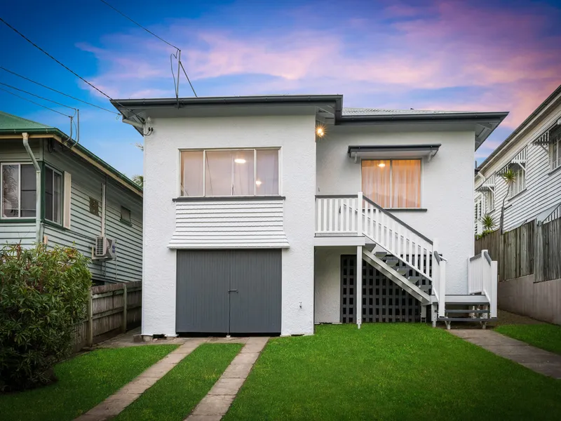 Family Home In Sought After St Thomas' Precinct In Camp Hill!