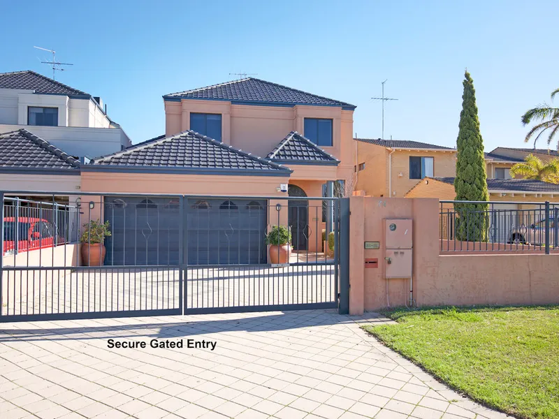 Located at the entrance to the Mandurah Marina with beautiful water views