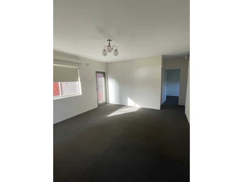 SPACIOUS NEAT AND TIDY 2 BEDDER