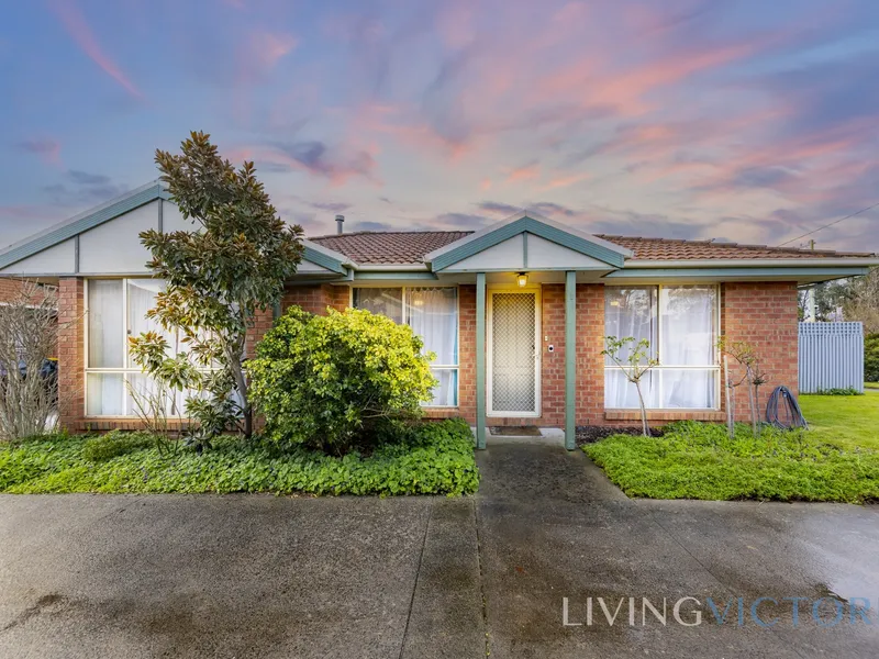 Low Maintenance, Prime Location!