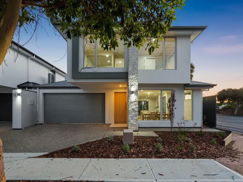 DOUBLE GARAGE ~ QUALITY LUXURY LIVING ~ IN THE BEAUTIFUL BEACHSIDE SUBURB OF NORTH BRIGHTON!
