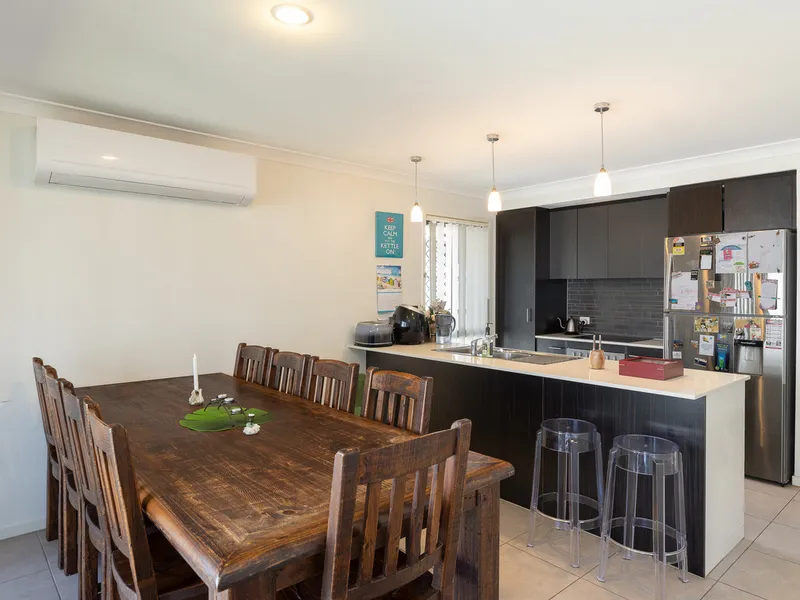 Low maintenance family home in quiet pocket!