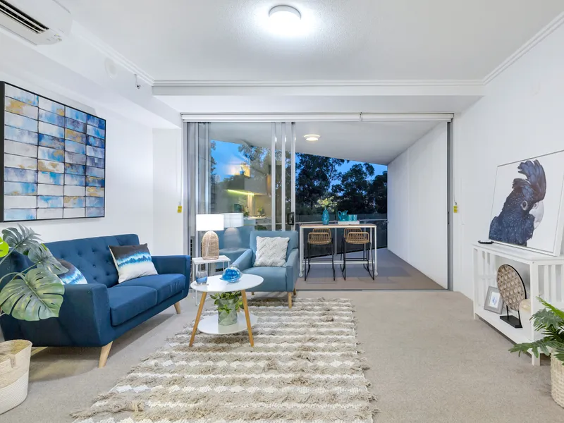 Luxury 1 Bedroom Apartment with Leafy Views!