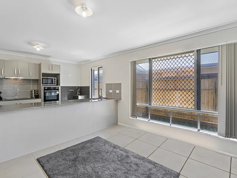 WALKING DISTANCE TO THE ICB!