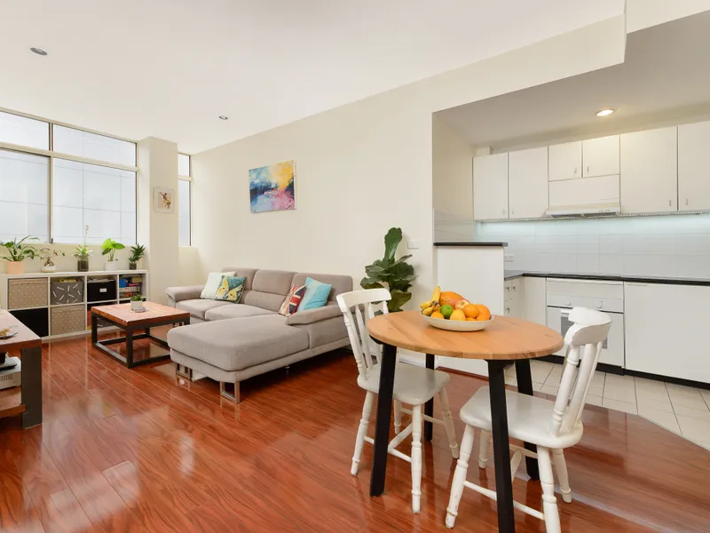 CONTEMPORARY LIVING - HEART OF NORTH SYDNEY
