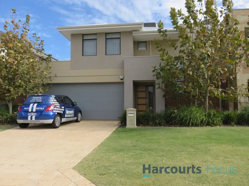 Large Modern 3/2 Townhouse