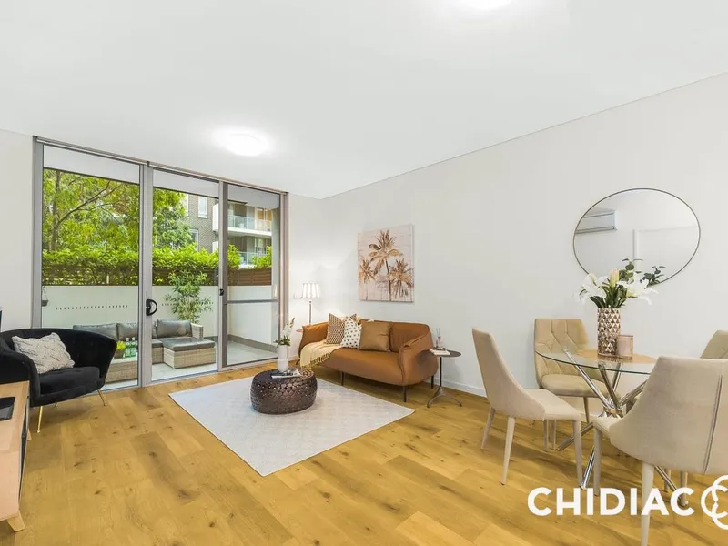 Privately 35sqm entertainer’s courtyard | Study nook | Floorboards throughout