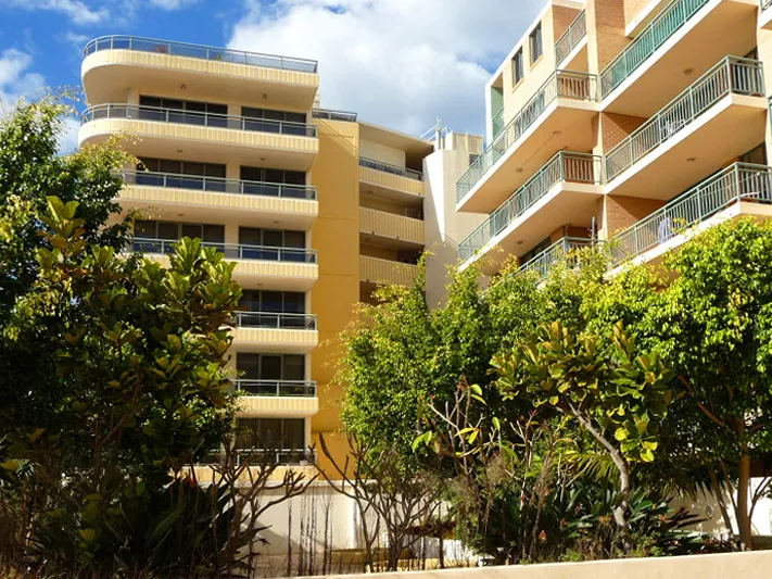 IMMACULATE LARGE APARTMENT