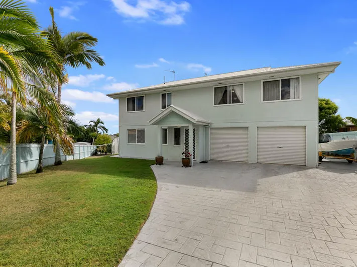 DUAL LIVING IN TOWN - MAKE YOUR OFFER TODAY!