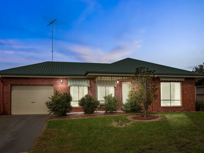 Premier Walking Track Location!