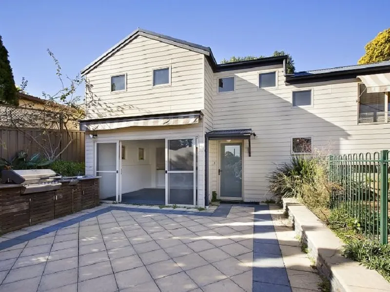 Modern Granny Flat - Close to Shops and Transport