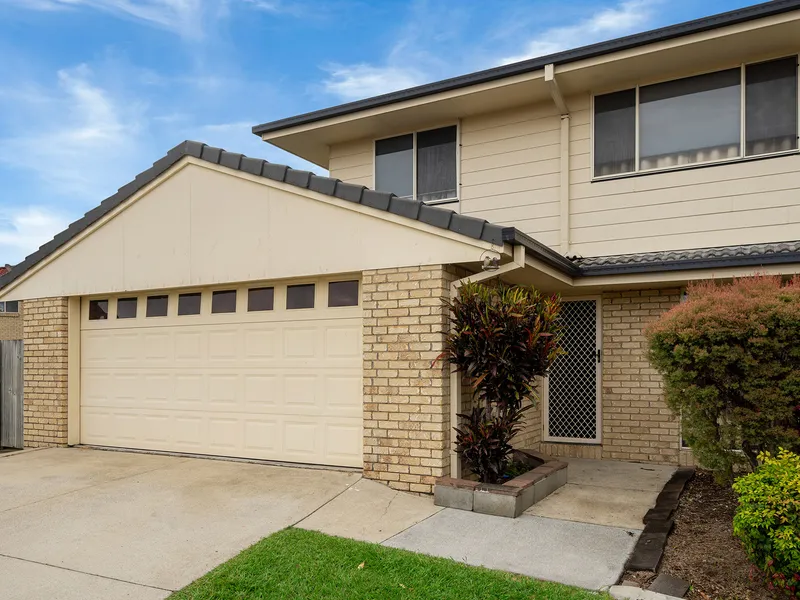 A massive townhouse in excellent location