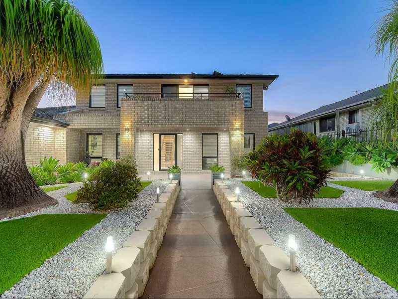 PLANTATION HOMES BUILT LUXURY RESIDENCE | DESIRABLE STRETTON STATE COLLEGE CATCHMENT