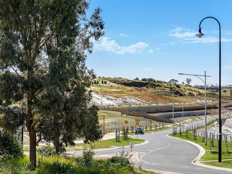 Riverside Location, and perfect blank canvass!