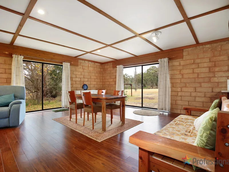 Escape to a 5.3acre Rural Retreat