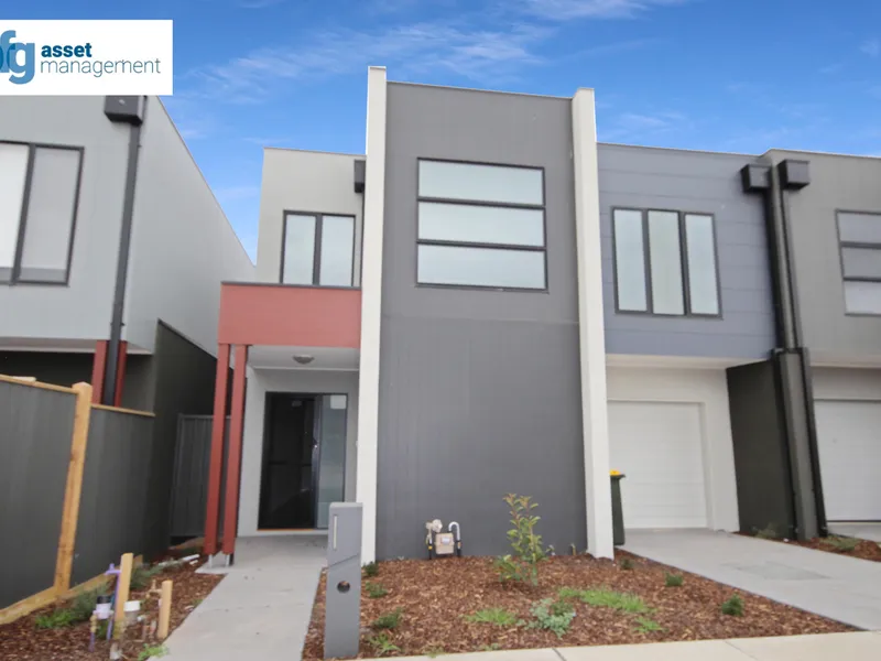 Modern & Contemporary Townhouse!