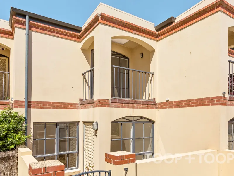 2 Bedroom Norwood Townhouse!