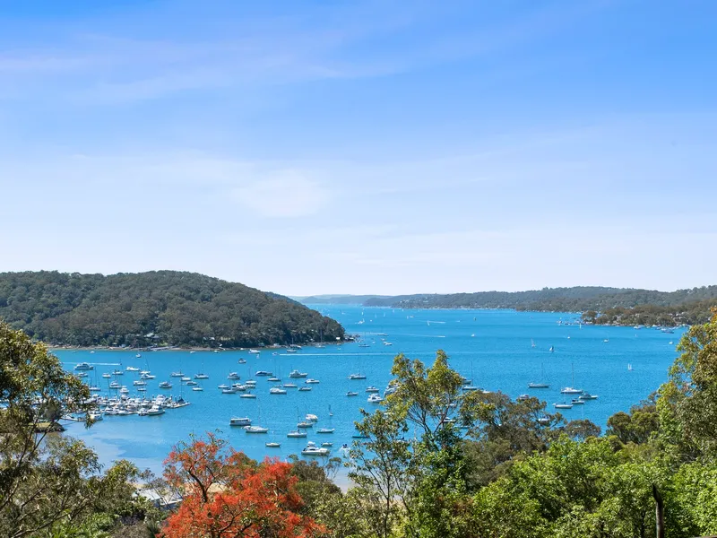 Original beach cottage, magnificent Pittwater views