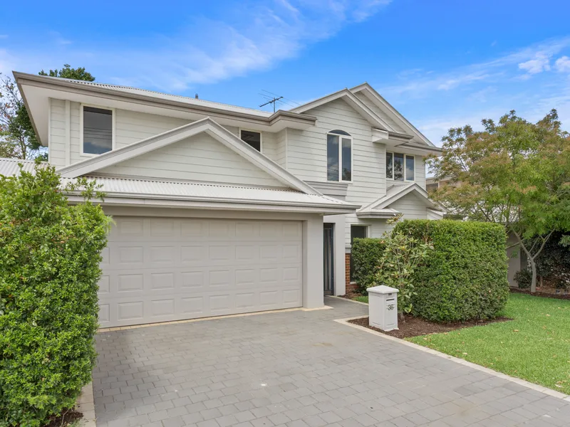 STREET FRONT TOWNHOUSE WITH WOW FACTOR!